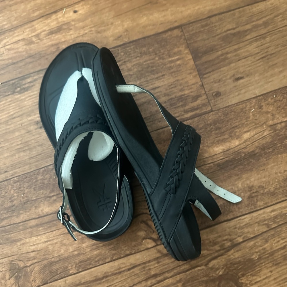 Kuru Letti Sandles